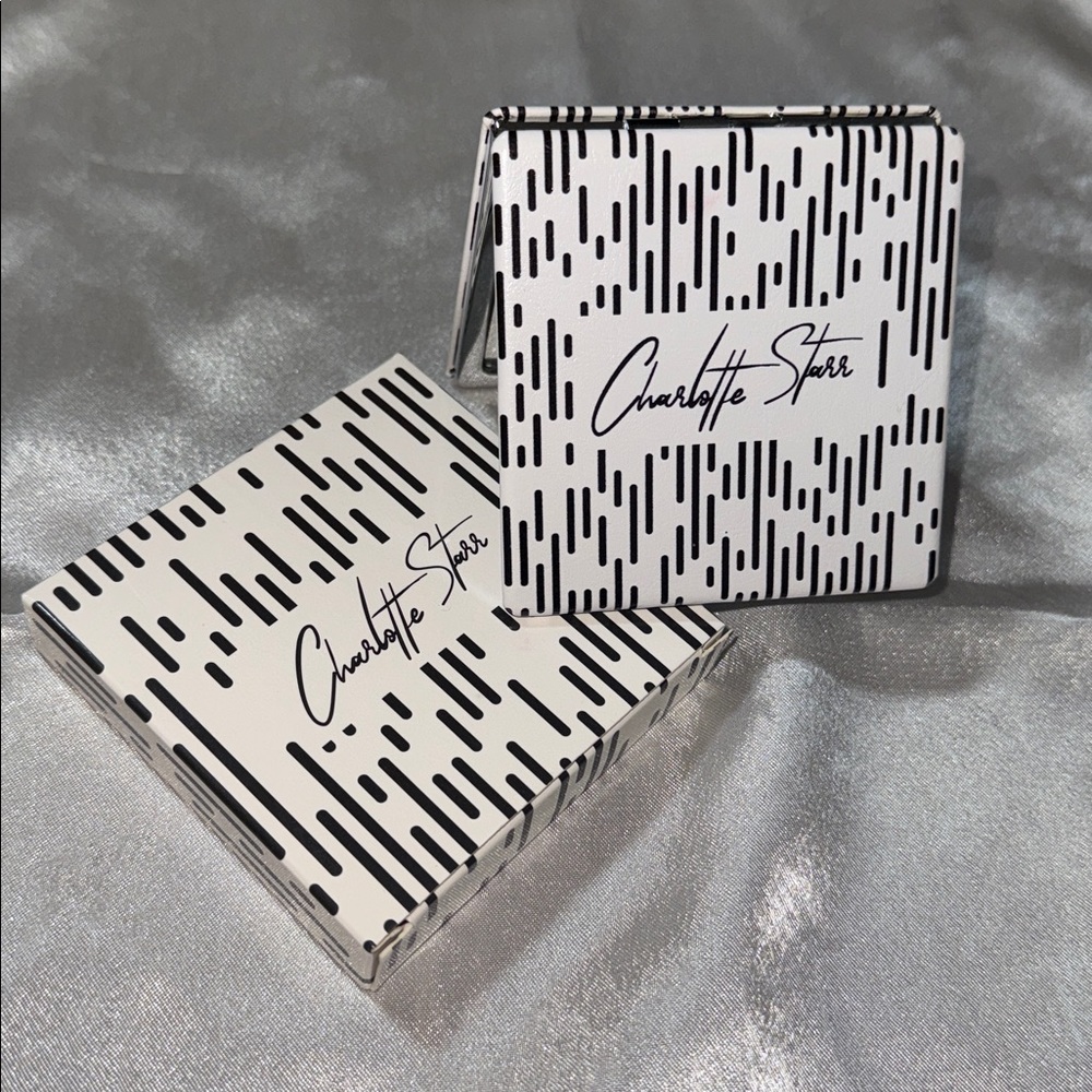 Charlotte Starr Foldable
Compact Mirror